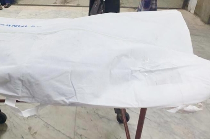 মোটরসাইকেলে যাচ্ছিলেন স্বামী-স্ত্রী, ট্রাকচাপায় স্ত্রী নিহত