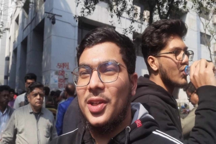 প্রত্যাশার ফুলঝুরি, হাসিমুখেই কেন্দ্র ছাড়লেন পরীক্ষার্থীরা