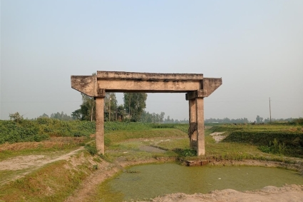 ২৫ বছর ধরে একাই দাঁড়িয়ে সেতুটি