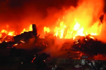 উত্তরার কাঁচাবাজারের আগুন নিয়ন্ত্রণে, পুড়ে ছাই অনেক দোকান