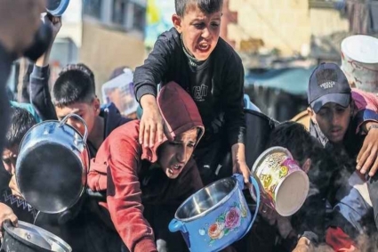 বিমান থেকে ফেলা ত্রাণ মাথায় পড়ে গাজায় পাঁচজন নিহত