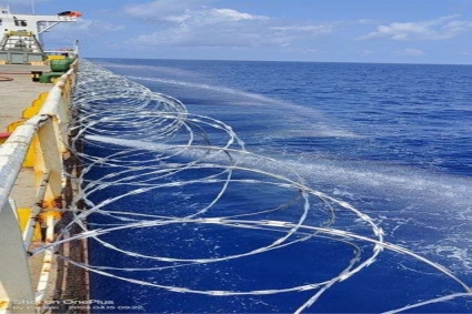 মুক্তির পর এমভি আবদুল্লাহ জাহাজে বাড়তি নিরাপত্তা, ঘেরা হয়েছে কাঁটাতার দিয়ে