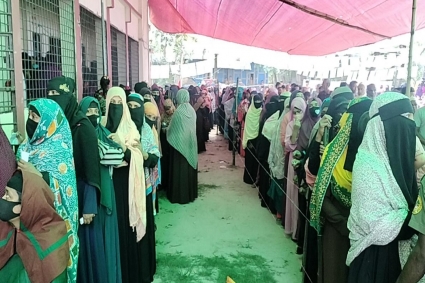 ১৩ বছর পর ভোট লক্ষ্মীপুরে কেন্দ্রে কেন্দ্রে ভোটারদের ভিড়