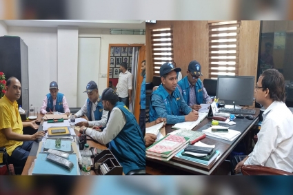 ছদ্মবেশে গাজীপুর ও নীলফামারীর হাসপাতালে দুদকের অভিযান