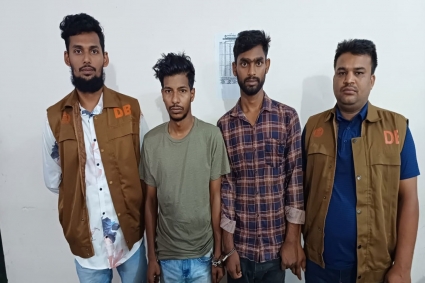 সাভারে ইয়াবাসহ দুই মাদক কারবারি আটক