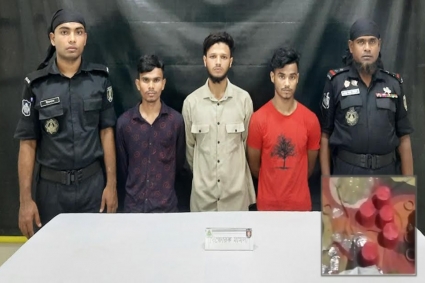 বাড্ডার সেই কারখানায় মিললো ৬৫ হাতবোমা, আটক ৩