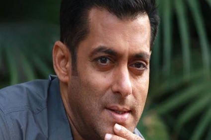 পর্দায় চুম্বন করবেনই না, কার জন্য নিয়ম ভেঙেছিলেন সালমান?