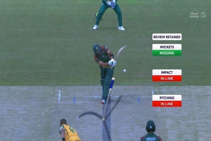 ডেডবল নাকি চার রান– ক্রিকেটের আইন কী বলছে?