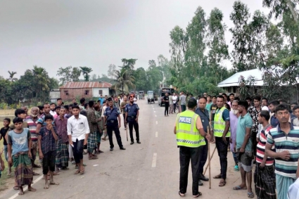 সুন্দরগঞ্জে পশুর হাট বসানো নিয়ে সংঘর্ষ, পুলিশসহ আহত ১০