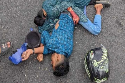মোটরসাইকেলে বাসের ধাক্কায় তরুণ-তরুণী নিহত