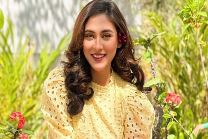 রাস্তায় নেমে মেহজাবীনের বিজয় উল্লাস, সঙ্গে কারা?